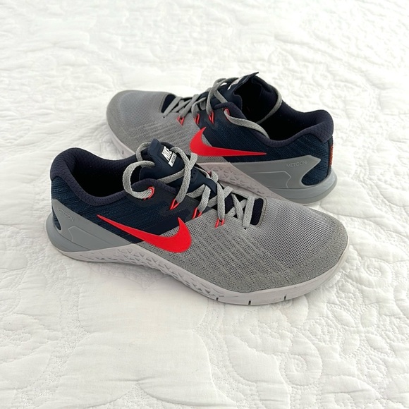 Nike Metcon 3 Athletic Training Shoes Women’s size 10.5 Gray Navy Bkue Orange - Picture 6 of 7